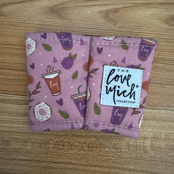 Love Mich Coffee Cozy - Small Fall Drinks - Picture 1 of 2